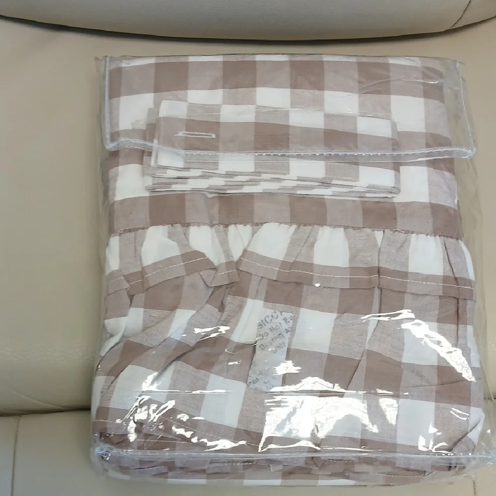 April & Olive Tan and White Checkered Wallpaper